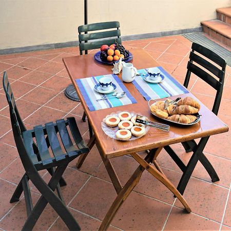 B&B Villa Apuana Marina Di Carrara Bagian luar foto