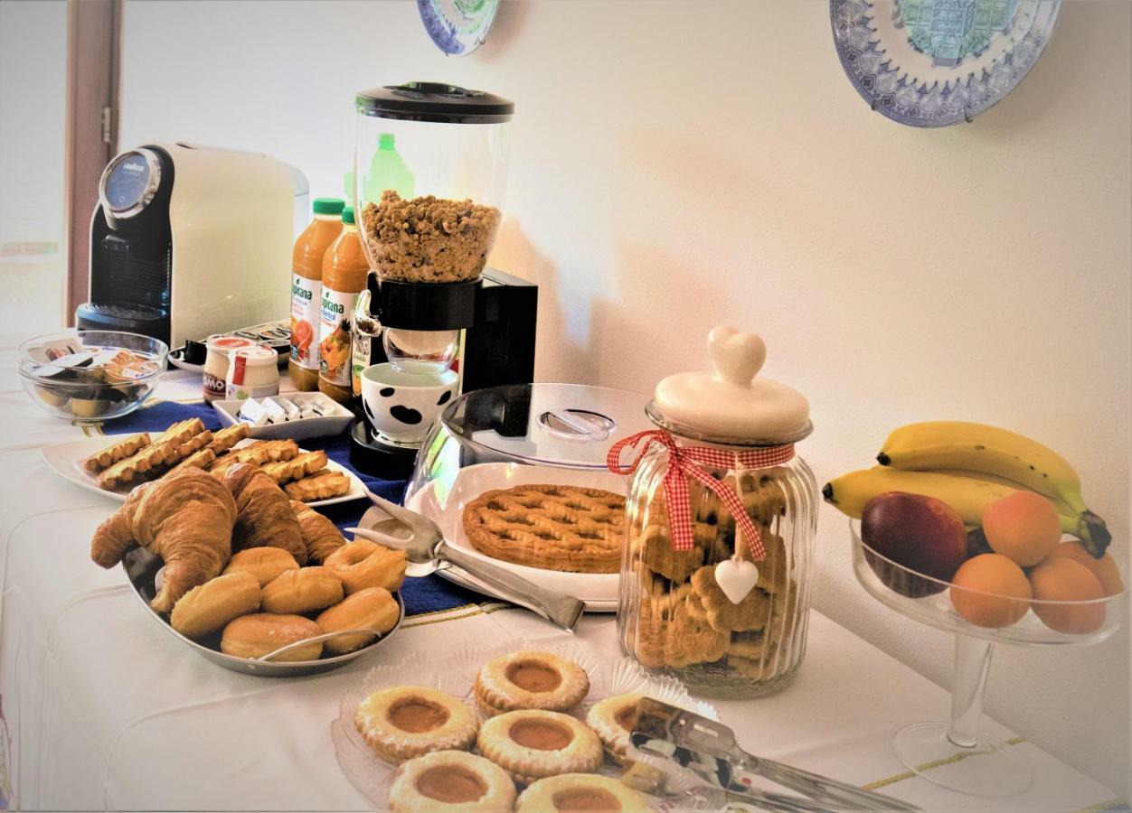 B&B Villa Apuana Marina Di Carrara Bagian luar foto