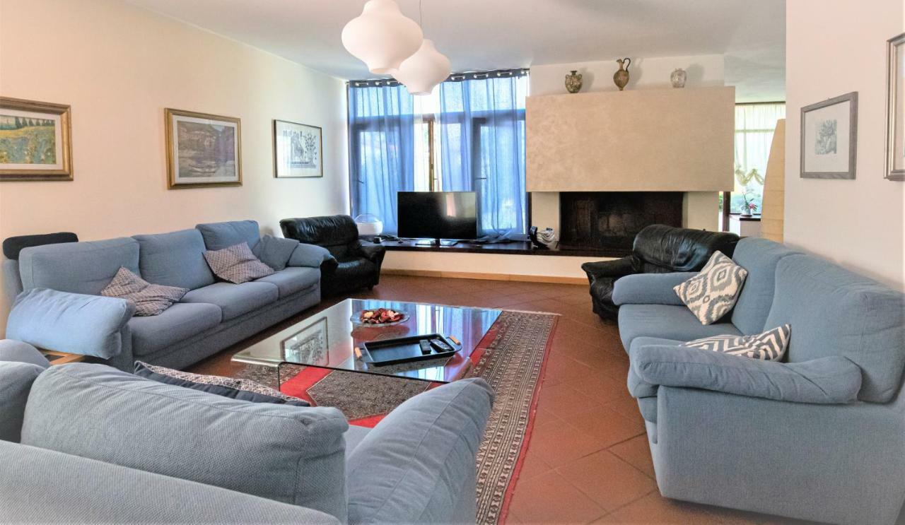 B&B Villa Apuana Marina Di Carrara Bagian luar foto